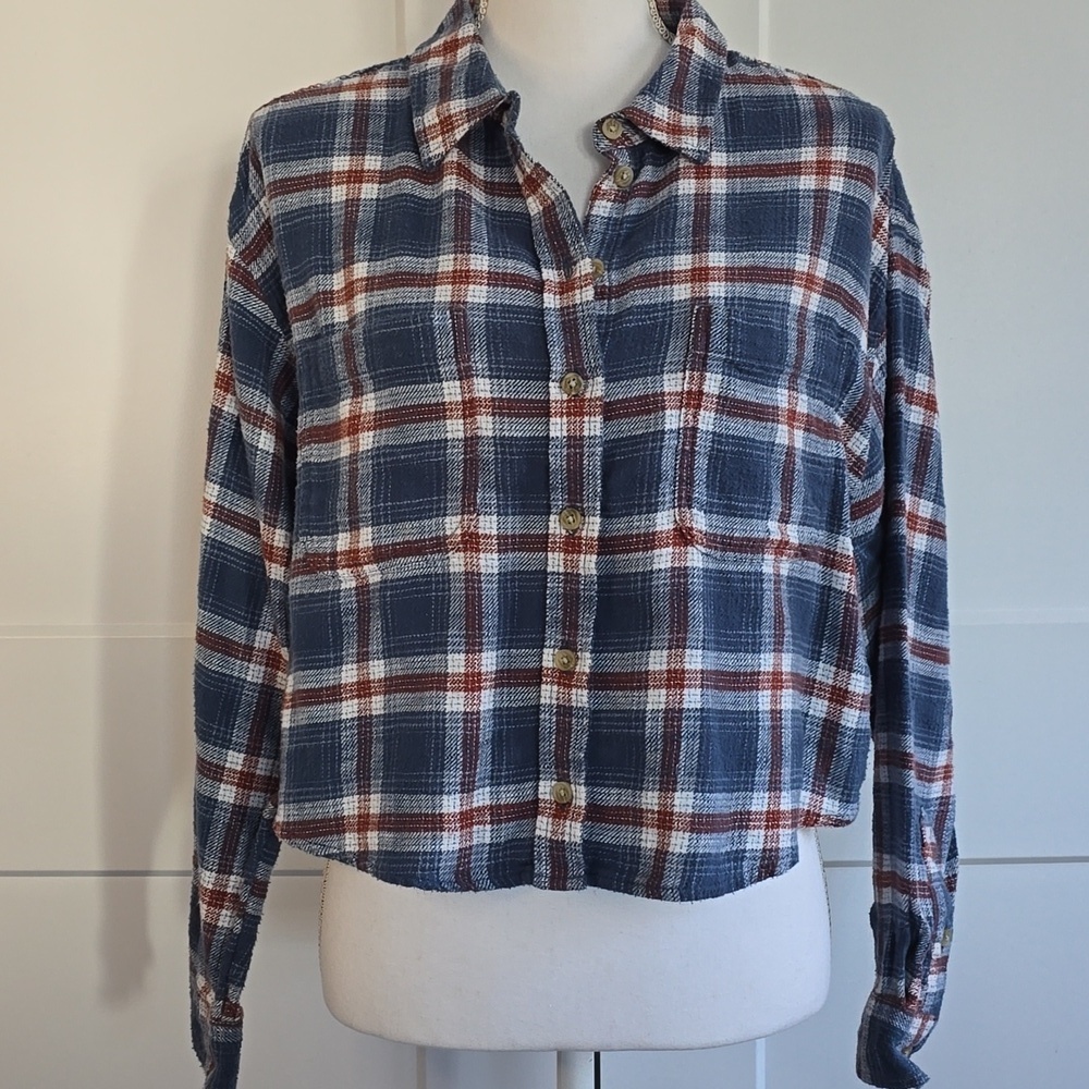 American Eagle Outfitters Blue and Rust Plaid Button-Down Shirt